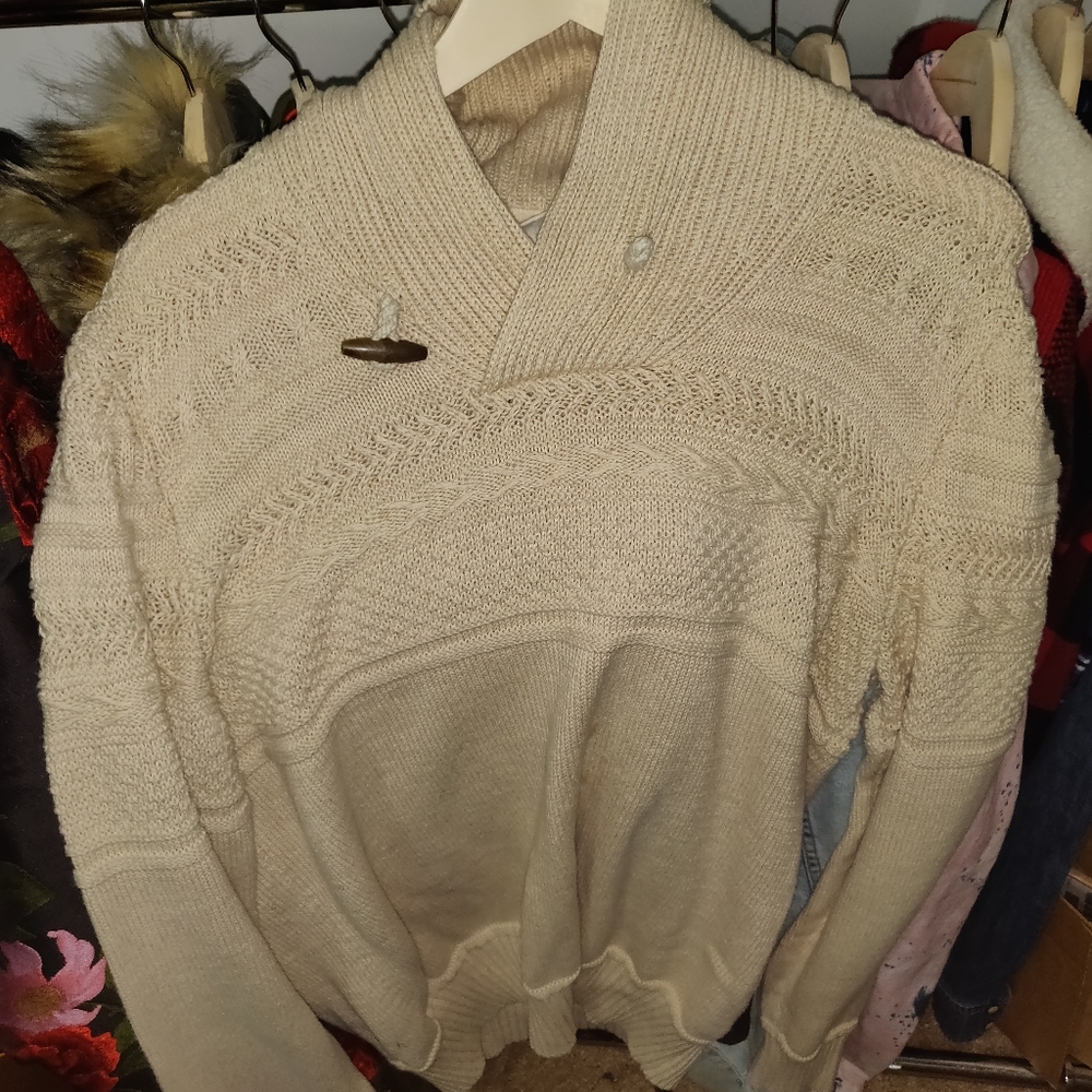 Sweater - Picture 3 of 4